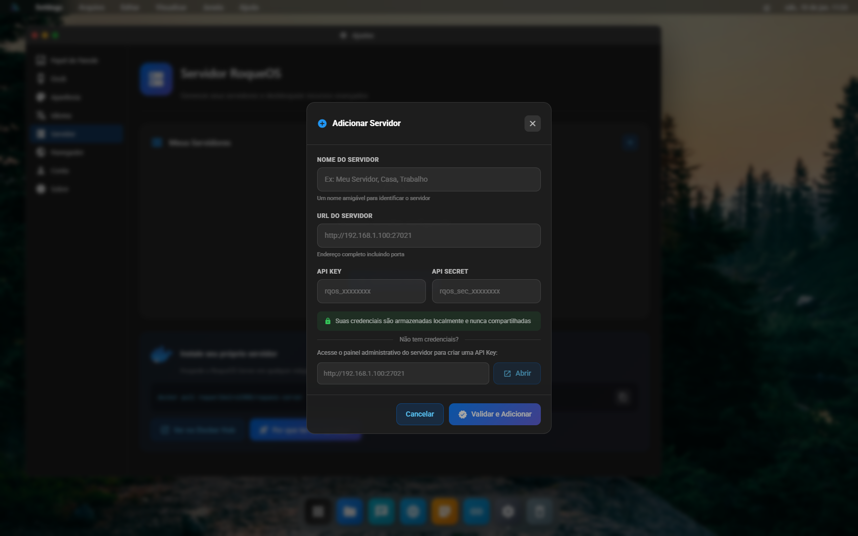 A janela de Ajustes na seção Servidor, com a caixa "Adicionar Servidor" aberta pedindo nome, URL, API key e API secret, e o aviso de que as credenciais ficam guardadas só no aparelho